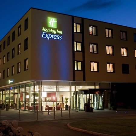 Holiday Inn Express Singen, An Ihg Hotel Exterior photo